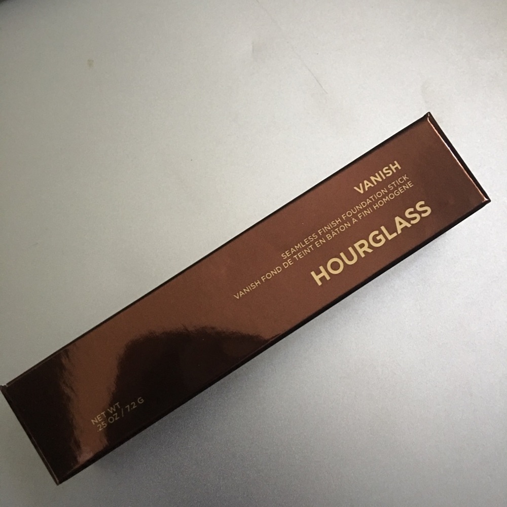 Hourglass stick foundation (Amber)